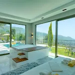 Earth 7 - Planet Luxury Villa *