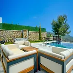 Earth 7 - Planet Luxury Villa