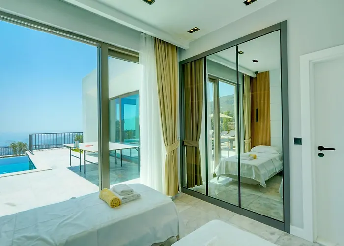 Earth 7 - Planet Luxury Villa