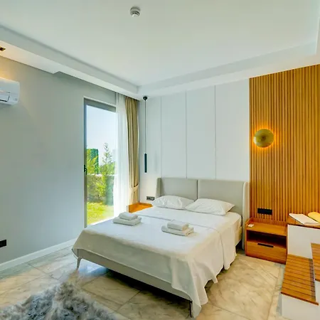Earth 7 - Planet Luxury Villa