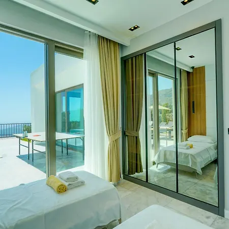 Earth 7 - Planet Luxury Villa