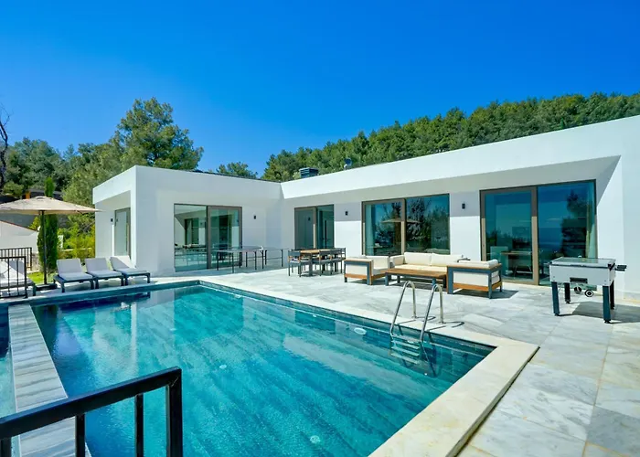 Earth 7 - Planet Luxury *